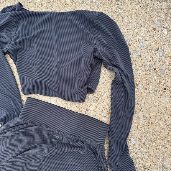 VICTORIA SECRET Black Long Sleeve Crop Top and Jogger lounge Set small - Picture 8 of 9